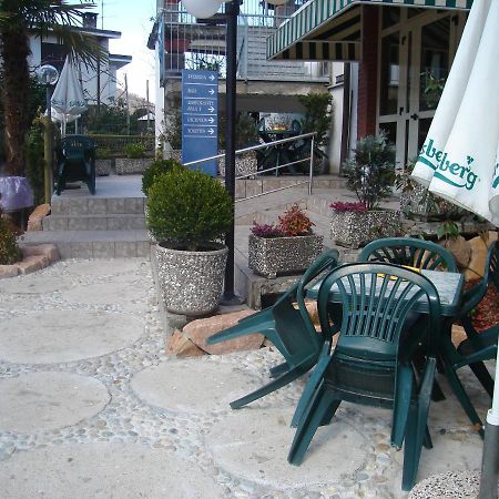 Hotel Carillon Lavena Ponte Tresa Zewnętrze zdjęcie